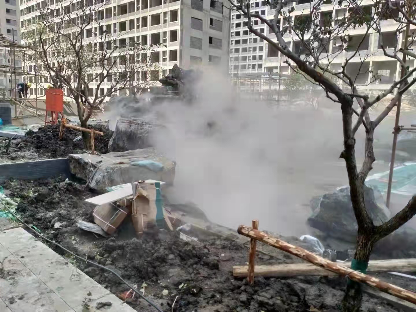 <b>吉林售楼部一个主机带60个喷头假山喷雾效果雾气</b>